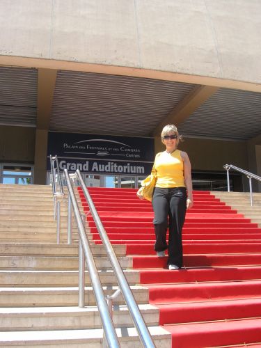 Esta es la escalera por la que las estrellas salen del auditorio donde se presentan las películas en el famoso festival.